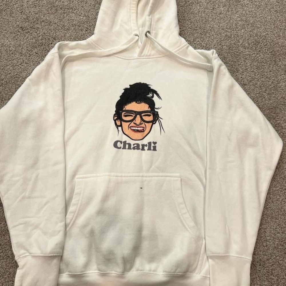 Charlie D’Amelio sweatshirt